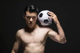 队记爆料：雄鹿瞄准莫兰特，库兹马或成交易核心助力字母哥打造新搭档