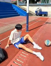 32岁格策双响炮，4-1，德甲第4双杀欧冠4冠王，